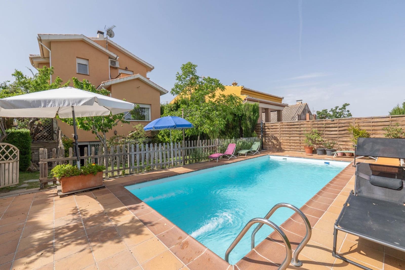 3 bedroom Villa for sale in La Zubia with pool garage - € 350,000 (Ref: 9434962)