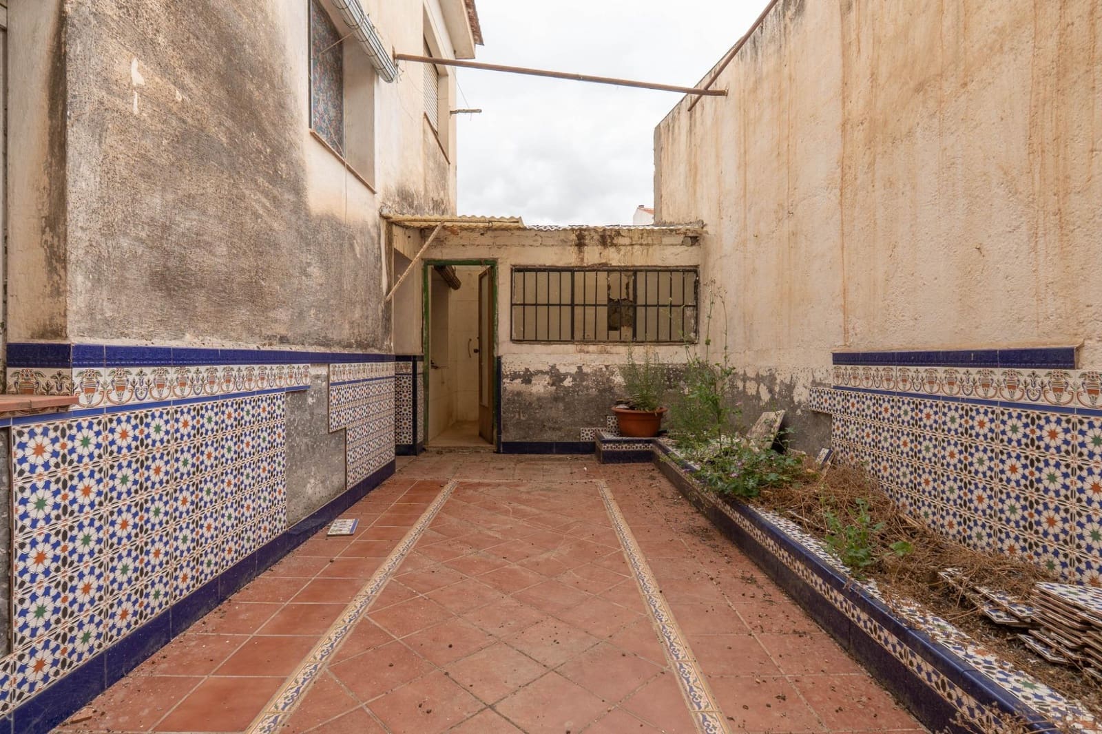 5 bedroom Terraced Villa for sale in Ogijares - € 268,000 (Ref: 9434963)