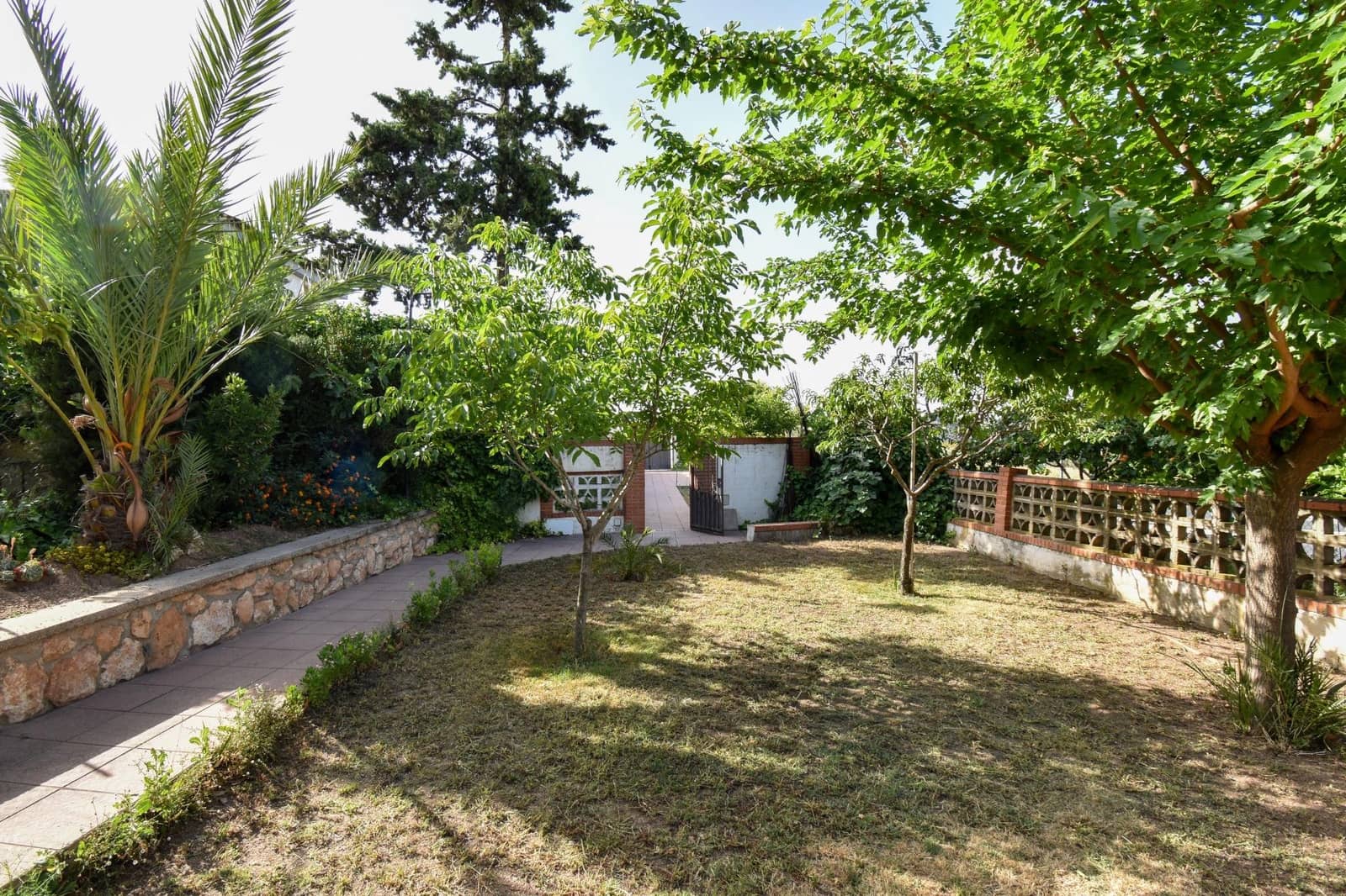 10 bedroom Villa for sale in Padul with pool garage - € 320,000 (Ref: 9434965)