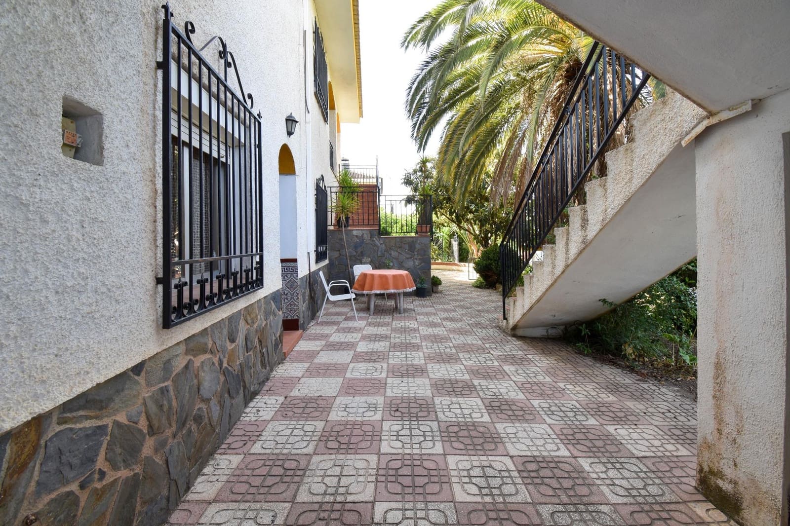 10 bedroom Villa for sale in Padul with pool garage - € 320,000 (Ref: 9434965)