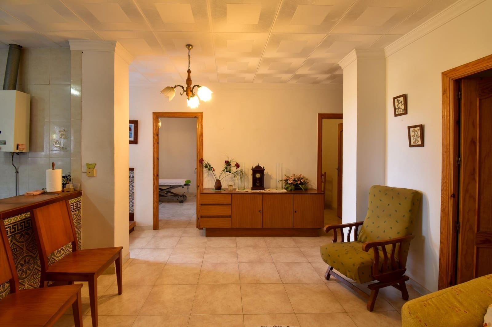 10 bedroom Villa for sale in Padul with pool garage - € 320,000 (Ref: 9434965)