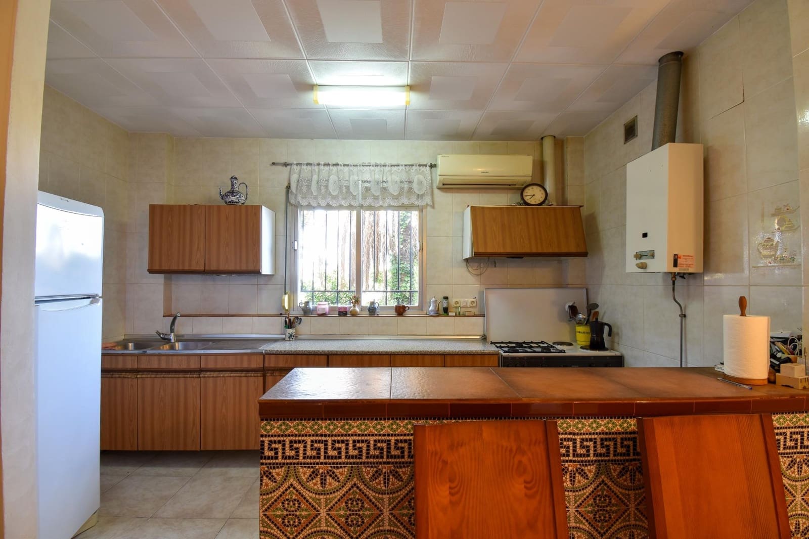 10 bedroom Villa for sale in Padul with pool garage - € 320,000 (Ref: 9434965)