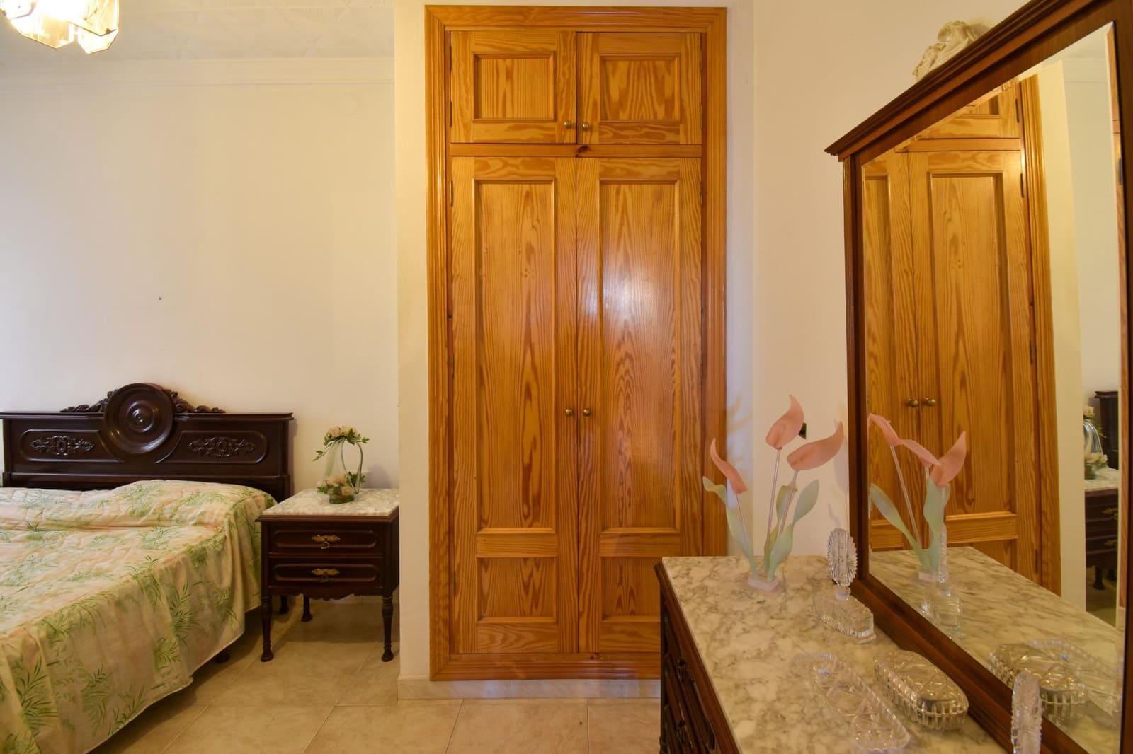 10 bedroom Villa for sale in Padul with pool garage - € 320,000 (Ref: 9434965)