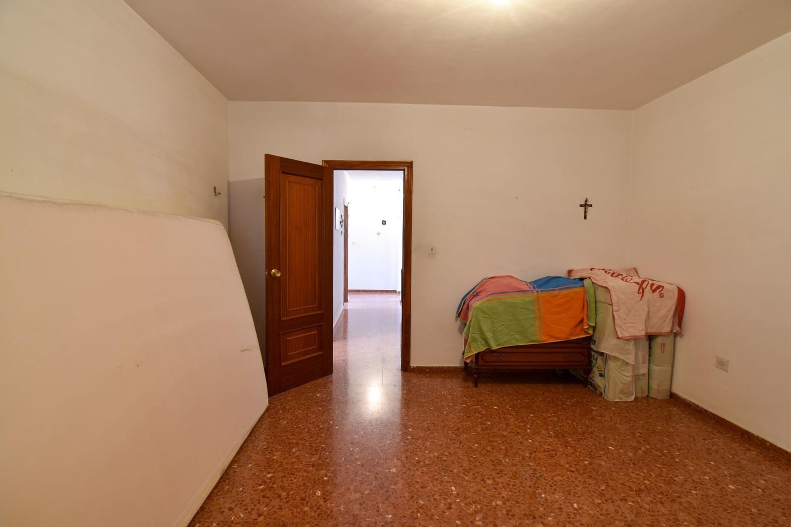 10 bedroom Villa for sale in Padul with pool garage - € 320,000 (Ref: 9434965)