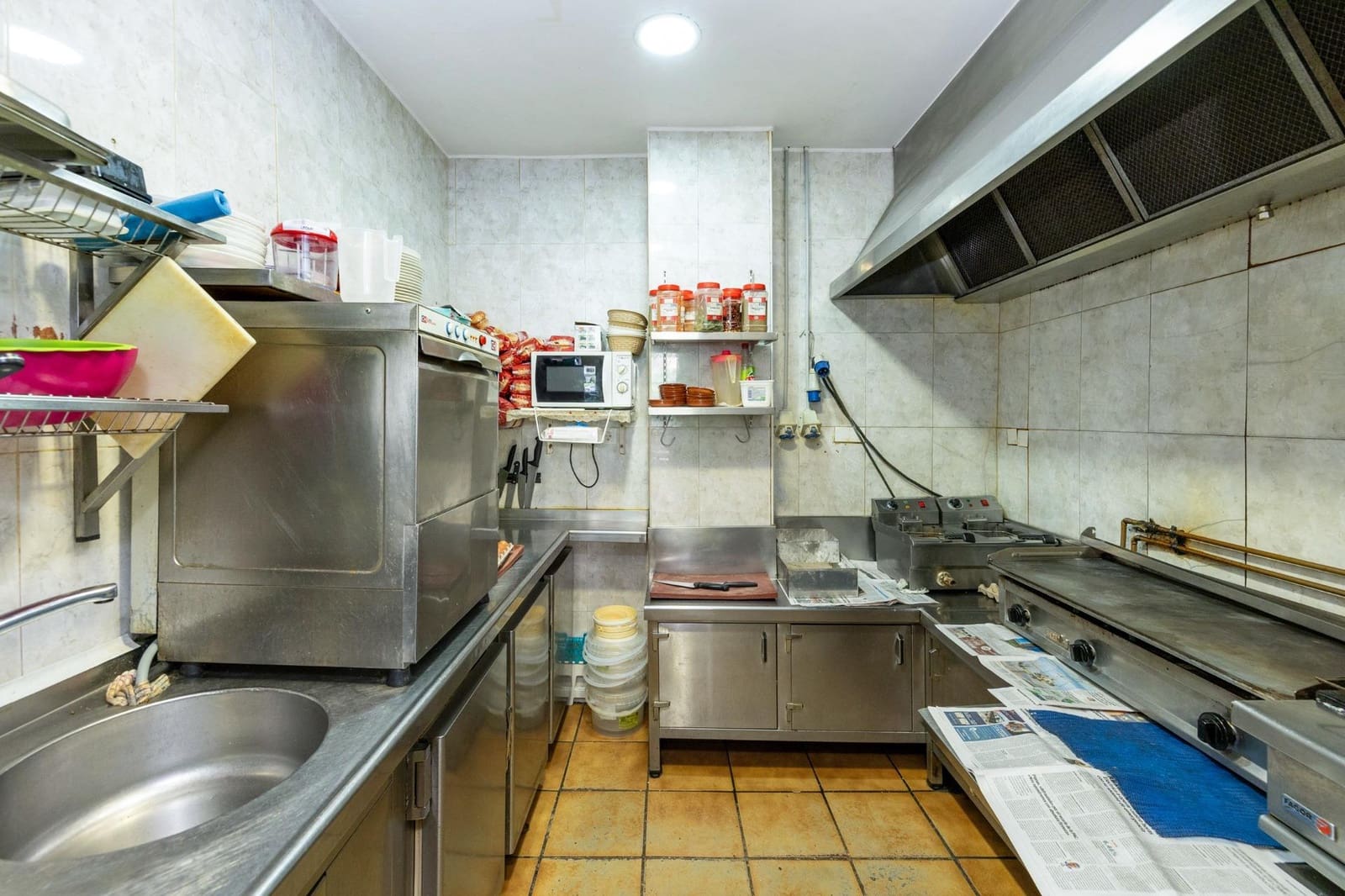 Virksomhed til salg i Granada by - € 280.000 (Ref: 9434969)