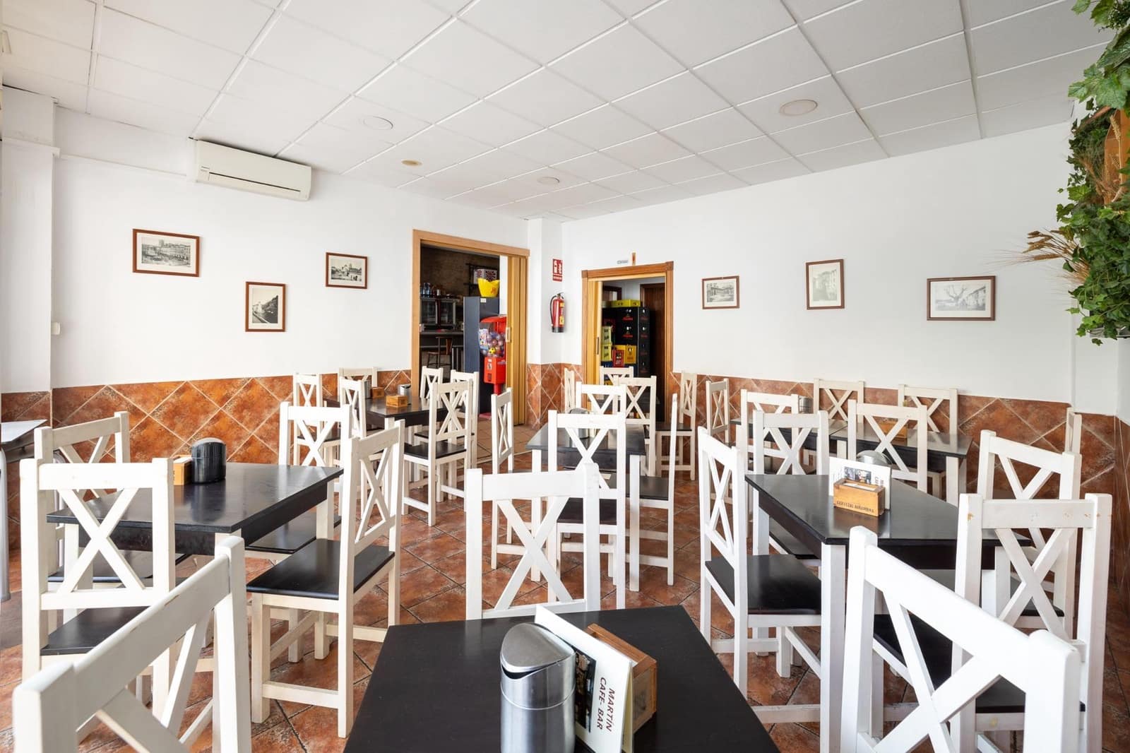 Virksomhed til salg i Granada by - € 280.000 (Ref: 9434969)