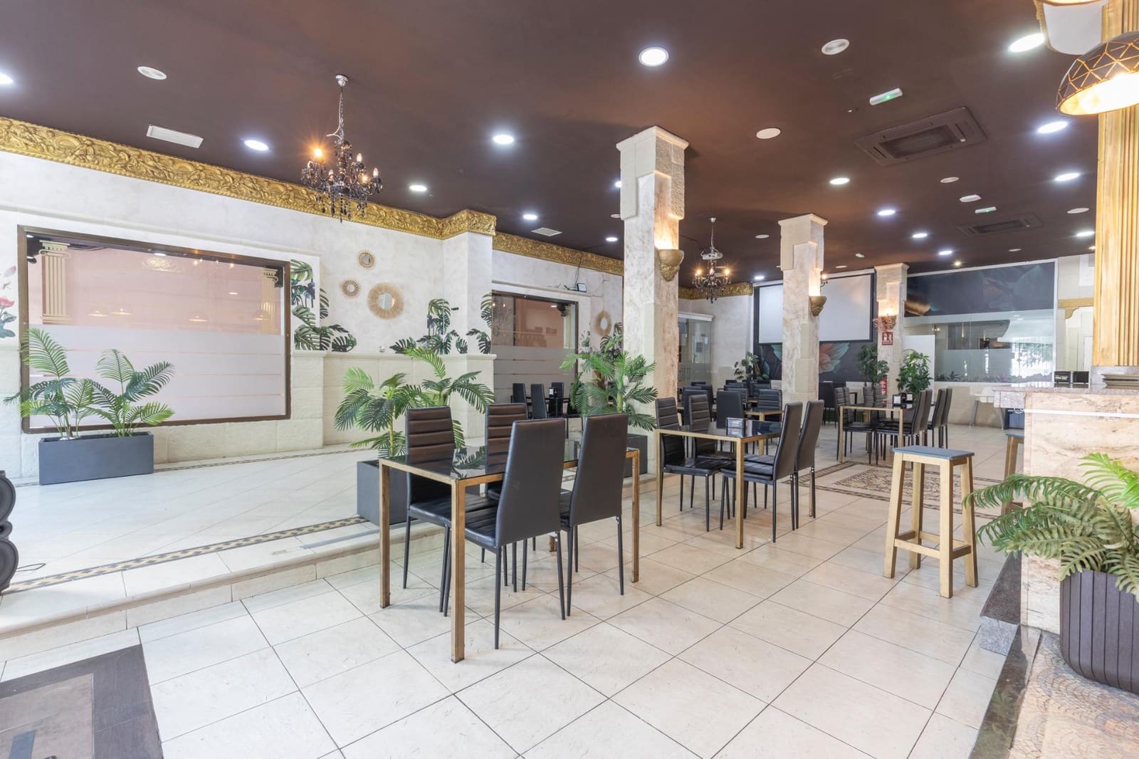 Business for sale in La Zubia - € 45,000 (Ref: 9434970)