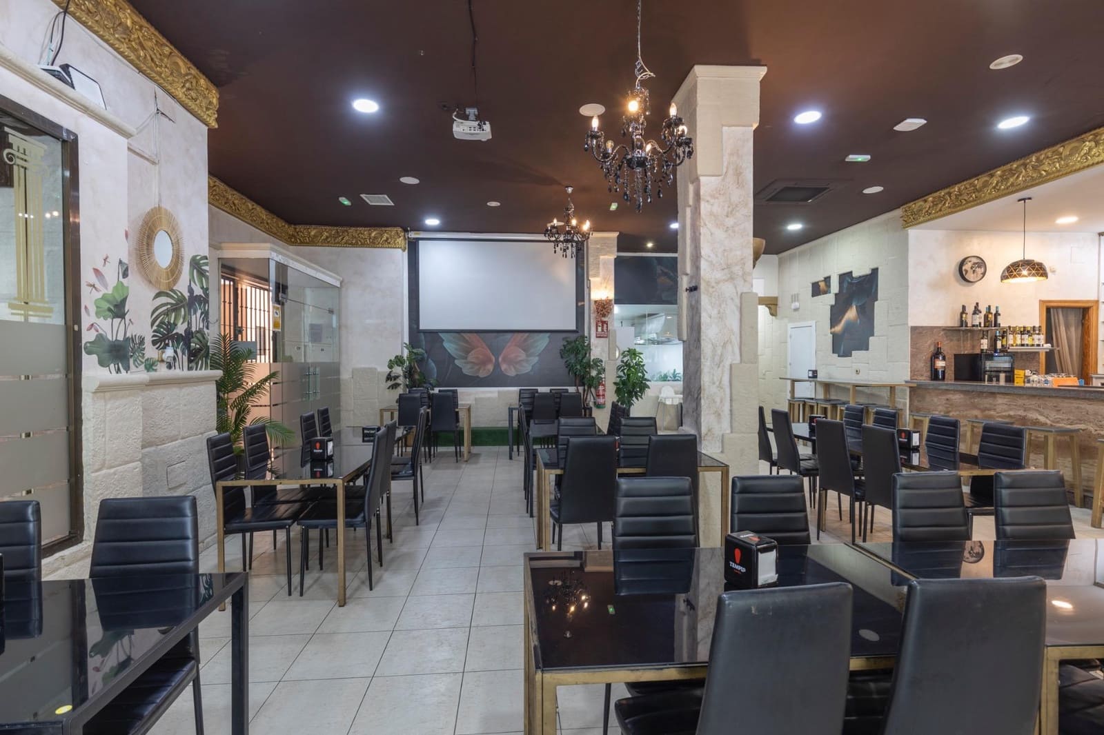 Business for sale in La Zubia - € 45,000 (Ref: 9434970)