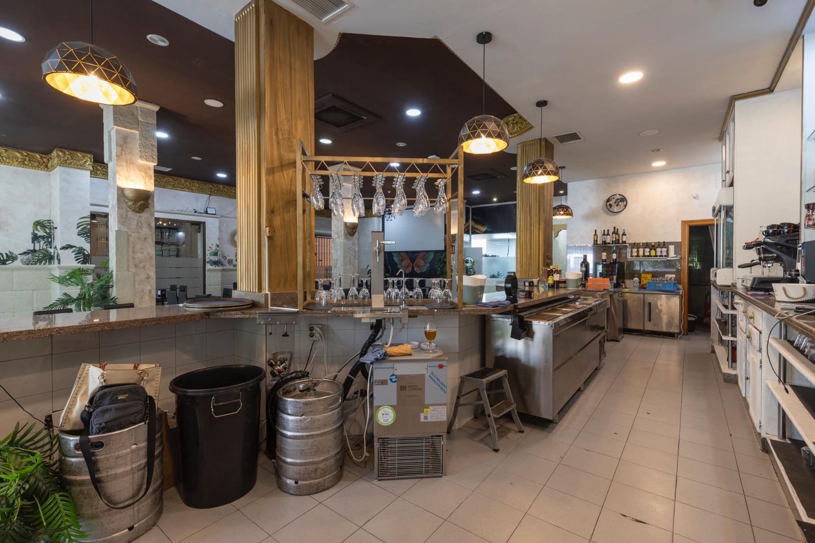 Business for sale in La Zubia - € 45,000 (Ref: 9434970)