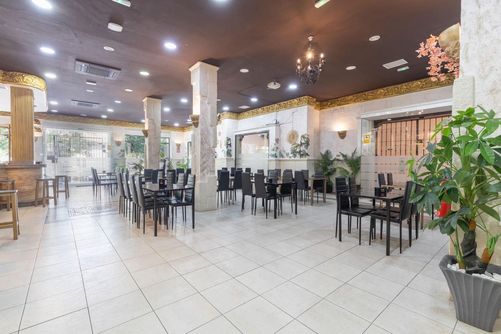 Business for sale in La Zubia - € 45,000 (Ref: 9434970)