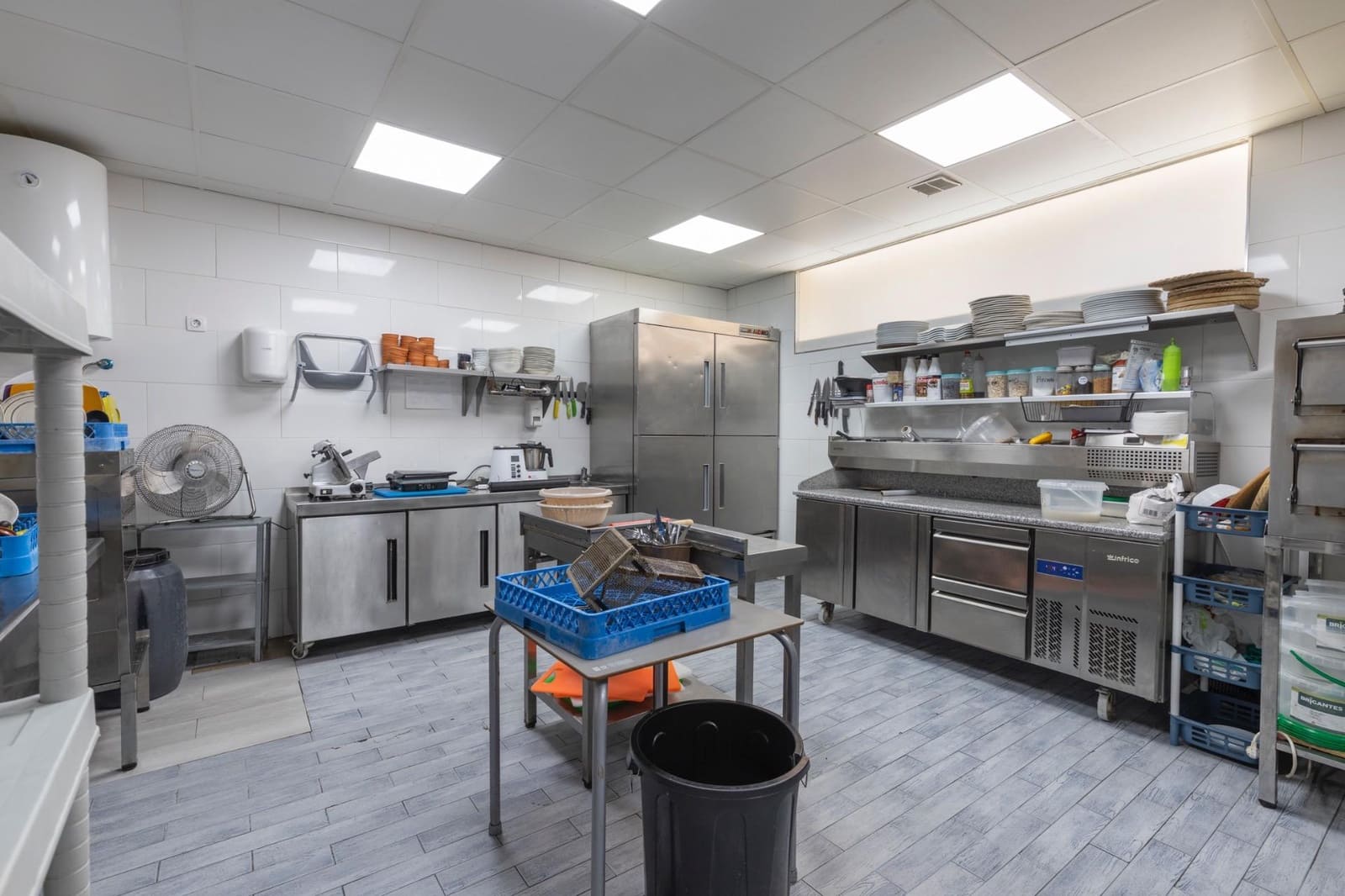 Business for sale in La Zubia - € 45,000 (Ref: 9434970)