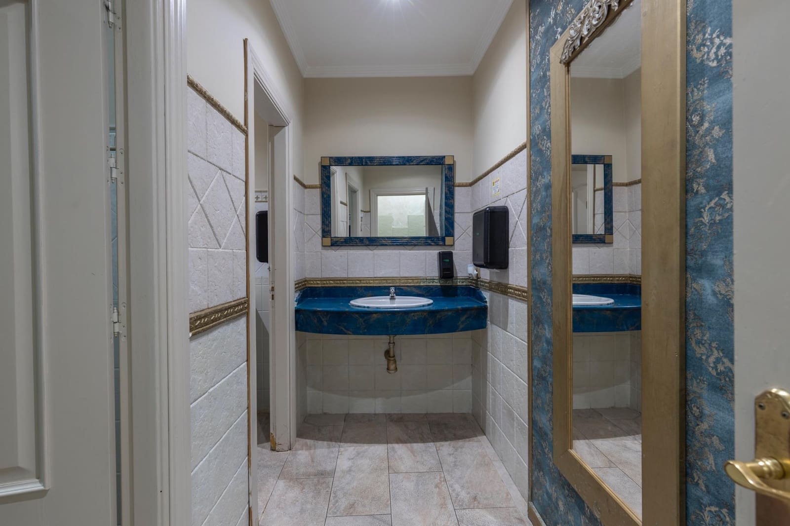 Business for sale in La Zubia - € 45,000 (Ref: 9434970)