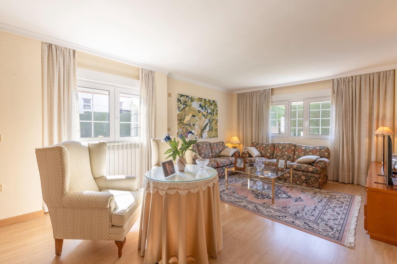 5 soveværelse Villa til salg i Gojar med swimmingpool garage - € 467.000 (Ref: 9434973)