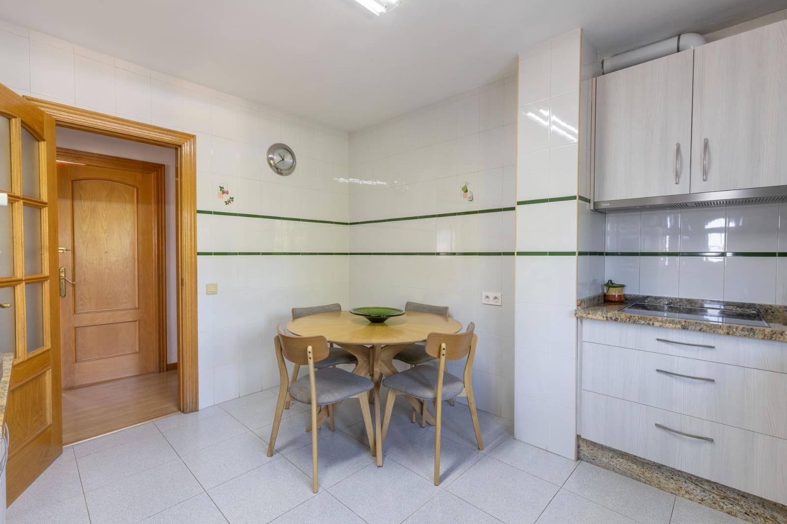 5 soveværelse Villa til salg i Gojar med swimmingpool garage - € 467.000 (Ref: 9434973)