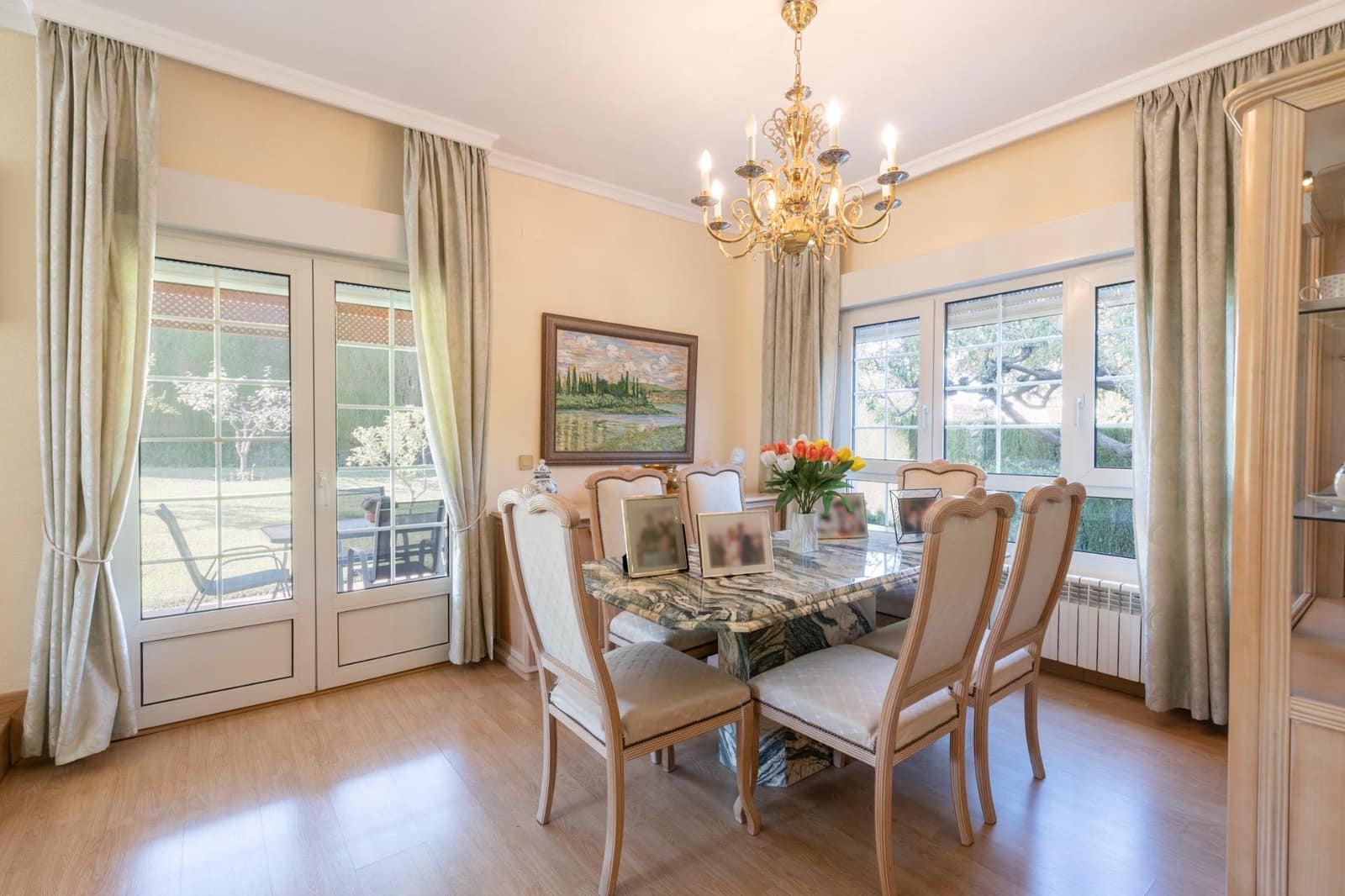 5 soveværelse Villa til salg i Gojar med swimmingpool garage - € 467.000 (Ref: 9434973)