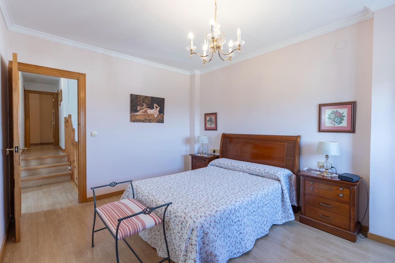 5 soveværelse Villa til salg i Gojar med swimmingpool garage - € 467.000 (Ref: 9434973)