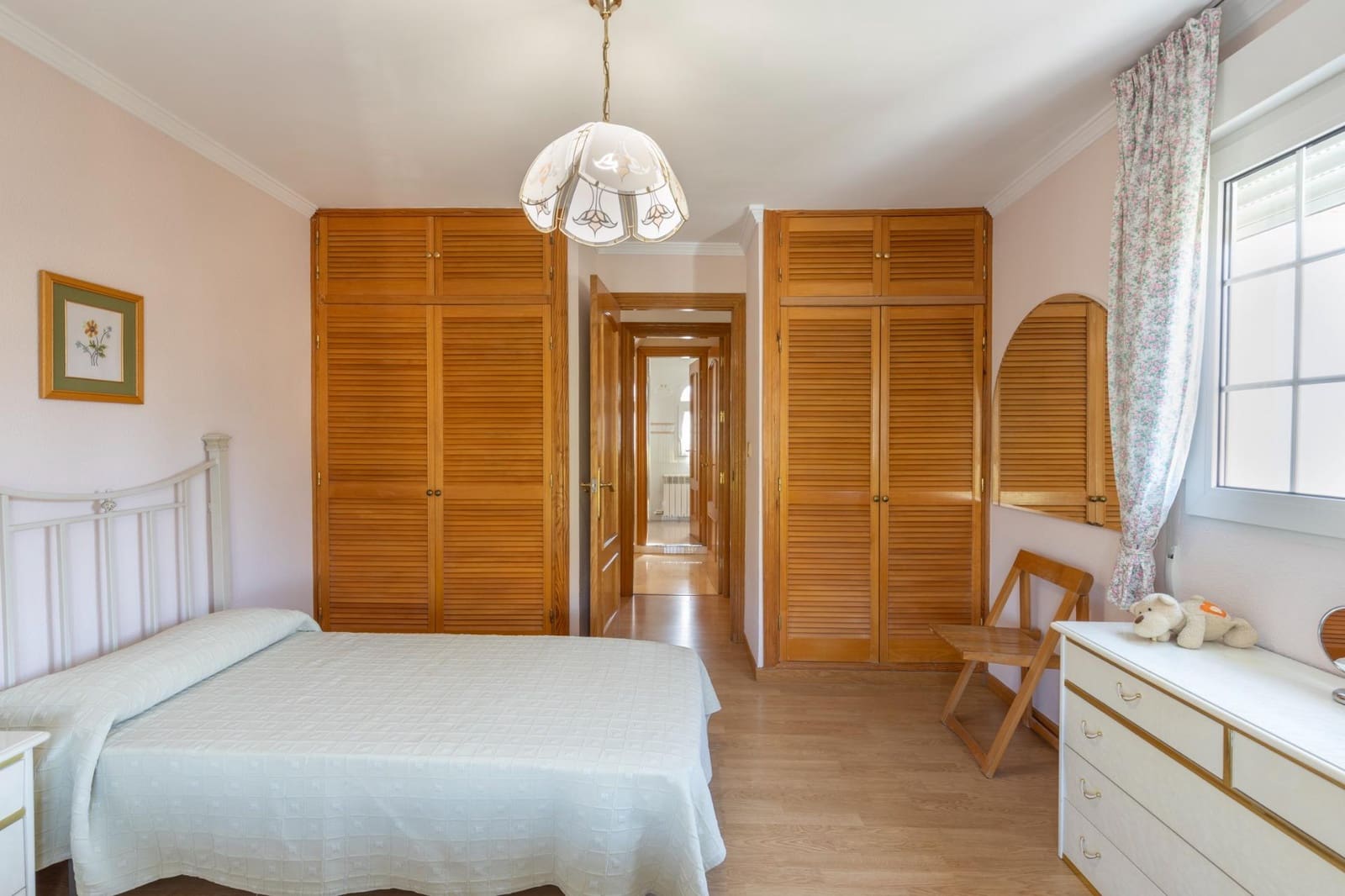 5 soveværelse Villa til salg i Gojar med swimmingpool garage - € 467.000 (Ref: 9434973)