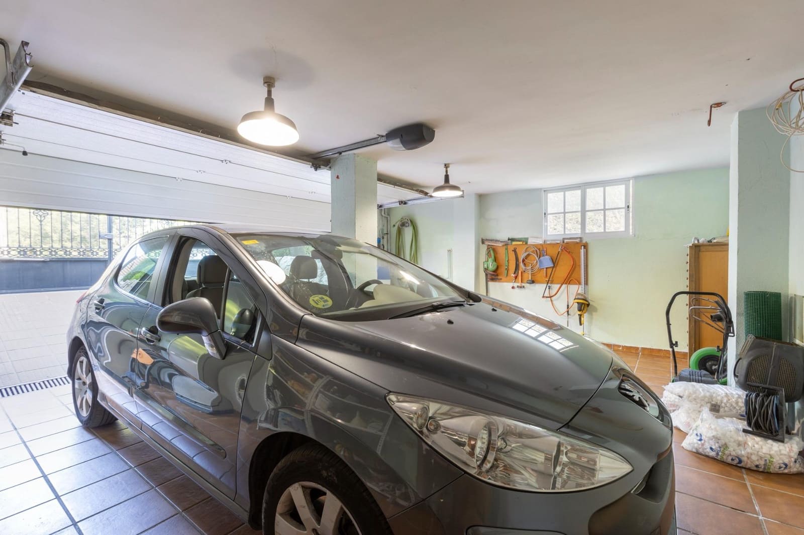 5 soveværelse Villa til salg i Gojar med swimmingpool garage - € 467.000 (Ref: 9434973)