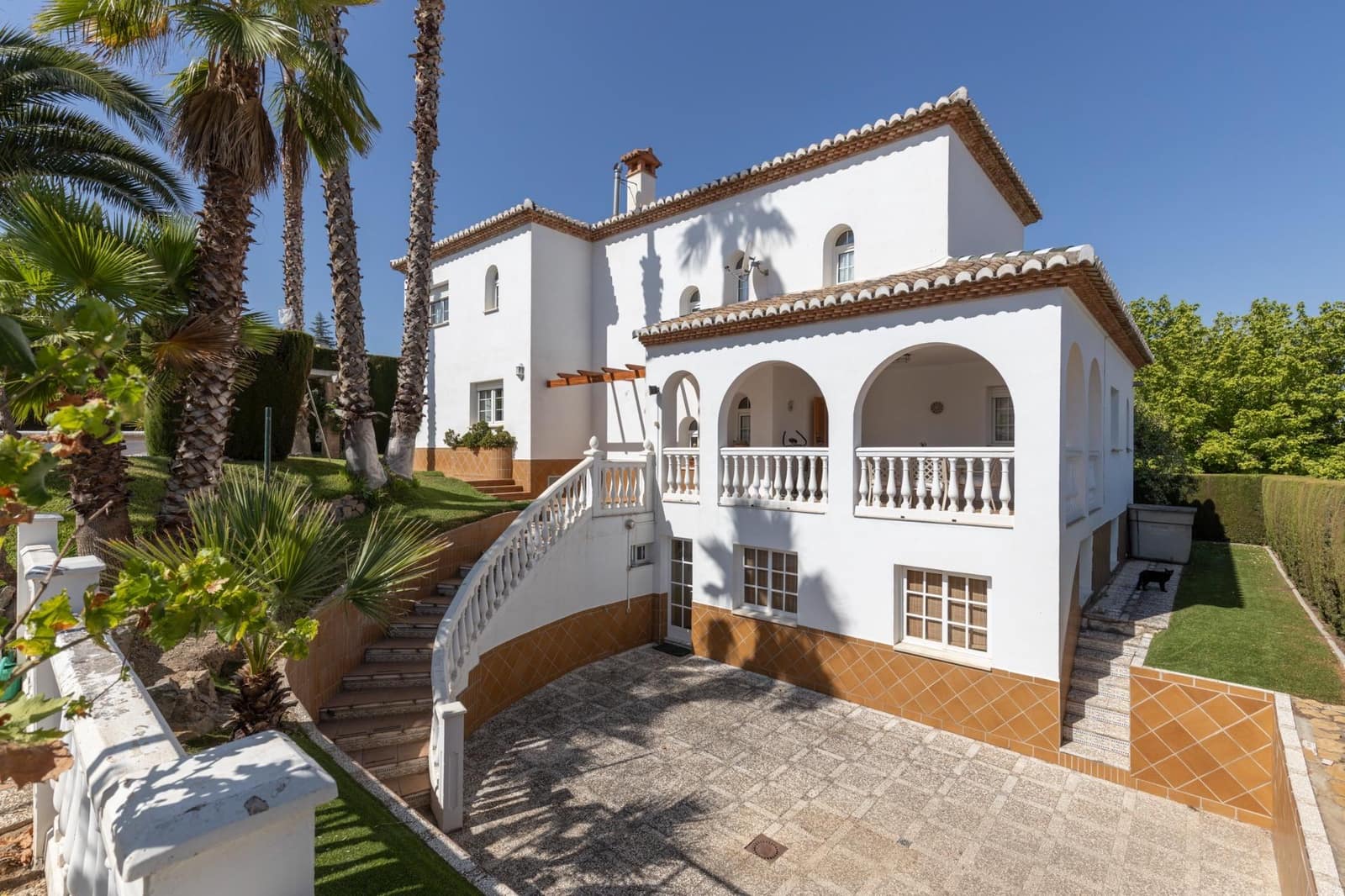 5 soveværelse Villa til salg i Gojar med swimmingpool garage - € 467.000 (Ref: 9434973)