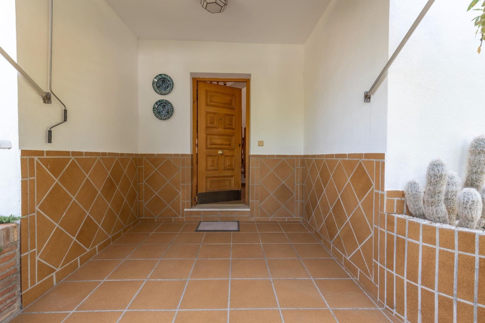 5 soveværelse Villa til salg i Gojar med swimmingpool garage - € 467.000 (Ref: 9434973)