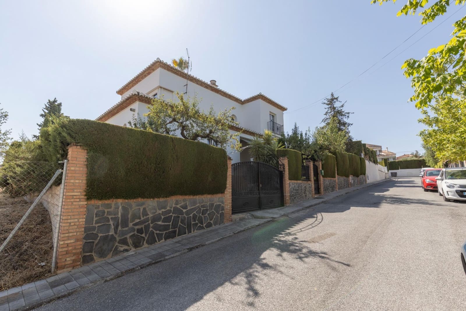 5 soveværelse Villa til salg i Gojar med swimmingpool garage - € 467.000 (Ref: 9434973)