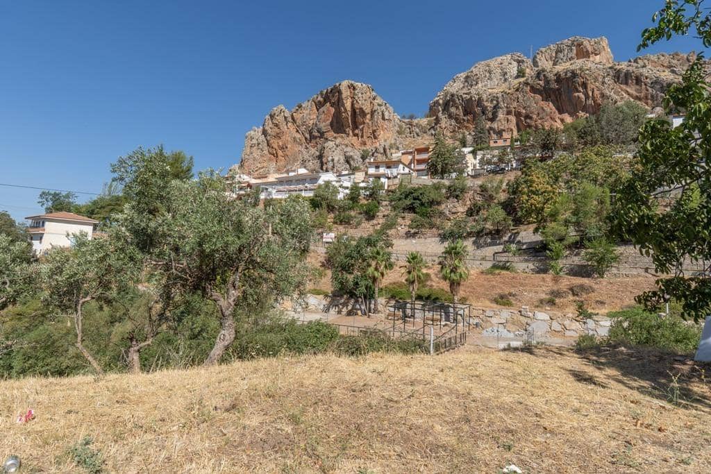 8 slaapkamer Finca/Landhuis te koop in Cogollos Vega - € 70.000 (Ref: 9434975)