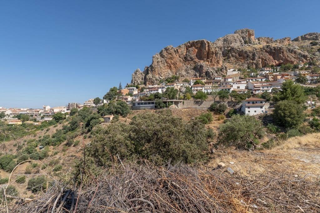 8 slaapkamer Finca/Landhuis te koop in Cogollos Vega - € 70.000 (Ref: 9434975)