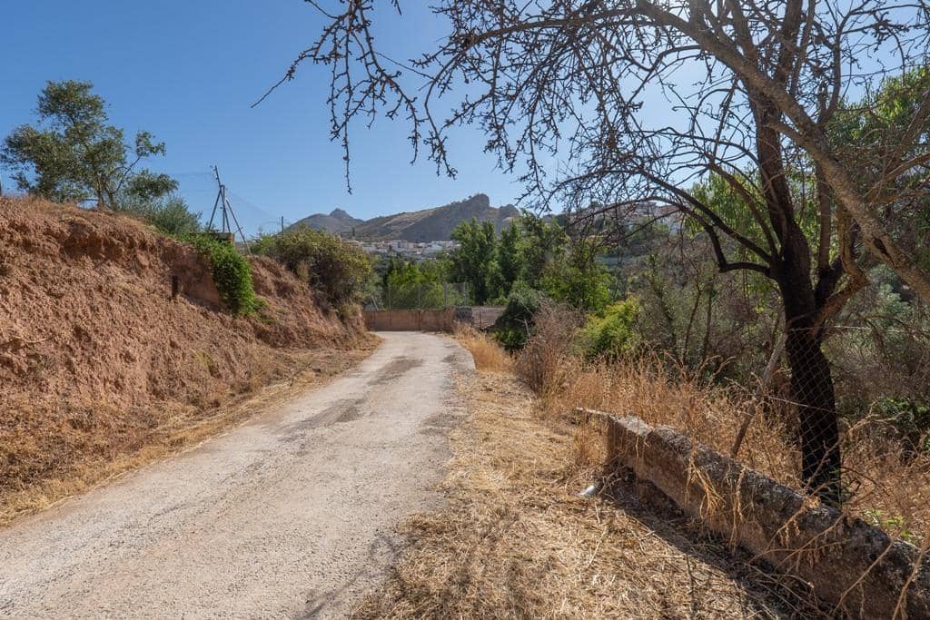 8 slaapkamer Finca/Landhuis te koop in Cogollos Vega - € 70.000 (Ref: 9434975)