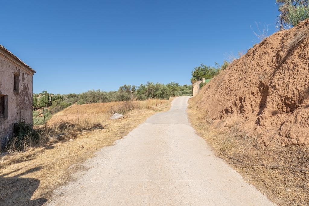 8 slaapkamer Finca/Landhuis te koop in Cogollos Vega - € 70.000 (Ref: 9434975)