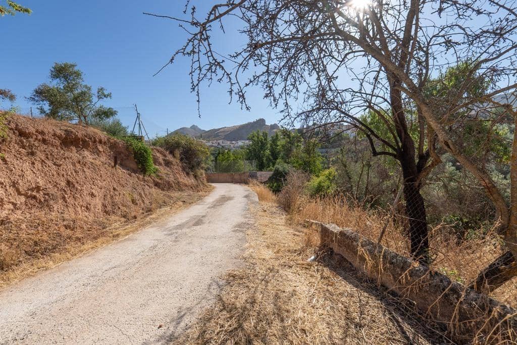 8 slaapkamer Finca/Landhuis te koop in Cogollos Vega - € 70.000 (Ref: 9434975)