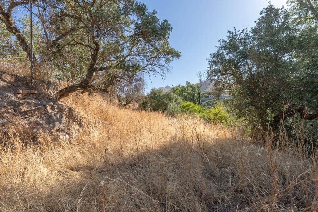 8 slaapkamer Finca/Landhuis te koop in Cogollos Vega - € 70.000 (Ref: 9434975)