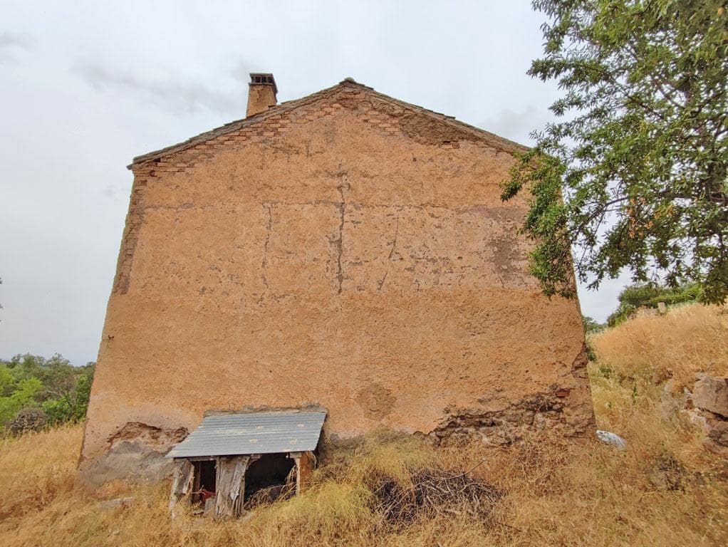 8 slaapkamer Finca/Landhuis te koop in Cogollos Vega - € 70.000 (Ref: 9434975)