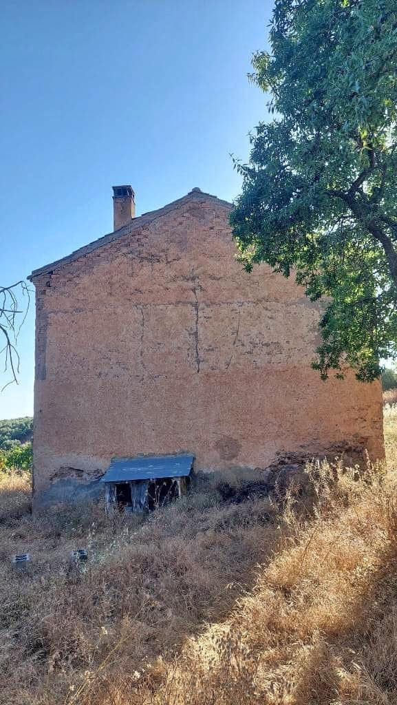 8 slaapkamer Finca/Landhuis te koop in Cogollos Vega - € 70.000 (Ref: 9434975)