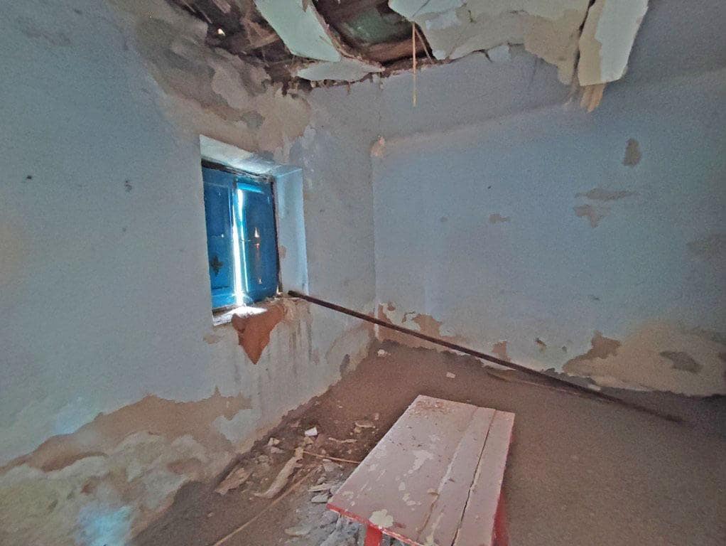 8 slaapkamer Finca/Landhuis te koop in Cogollos Vega - € 70.000 (Ref: 9434975)