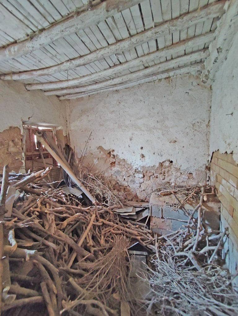 8 slaapkamer Finca/Landhuis te koop in Cogollos Vega - € 70.000 (Ref: 9434975)