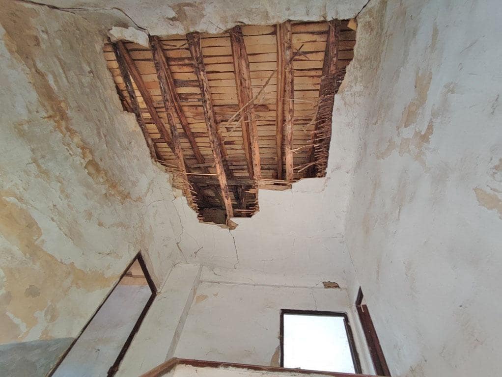 8 slaapkamer Finca/Landhuis te koop in Cogollos Vega - € 70.000 (Ref: 9434975)