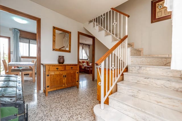 4 chambre Villa/Maison à vendre à Albaicin, Grenade ville avec piscine garage - 288 000 € (Ref: 9434977)