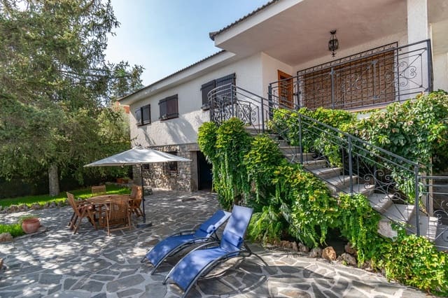 4 soverom Villa til salgs i Huétor Santillán med svømmebasseng garasje - € 295 000 (Ref: 9434978)