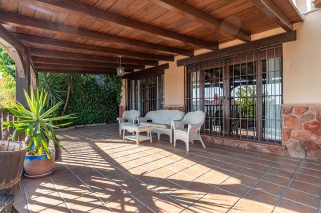 4 soveværelse Villa til salg i Cenes de la Vega med swimmingpool garage - € 890.000 (Ref: 9434980)