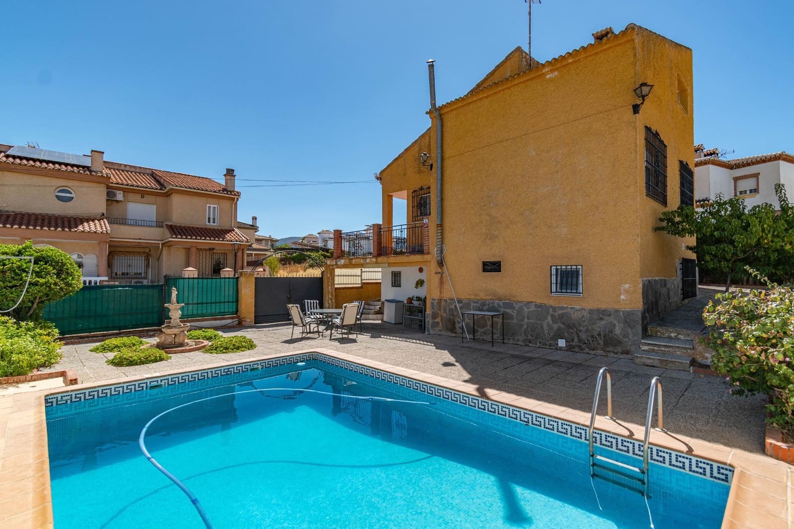 5 sypialnia Willa na sprzedaż w Otura z basenem - 310 000 € (Ref: 9434981)