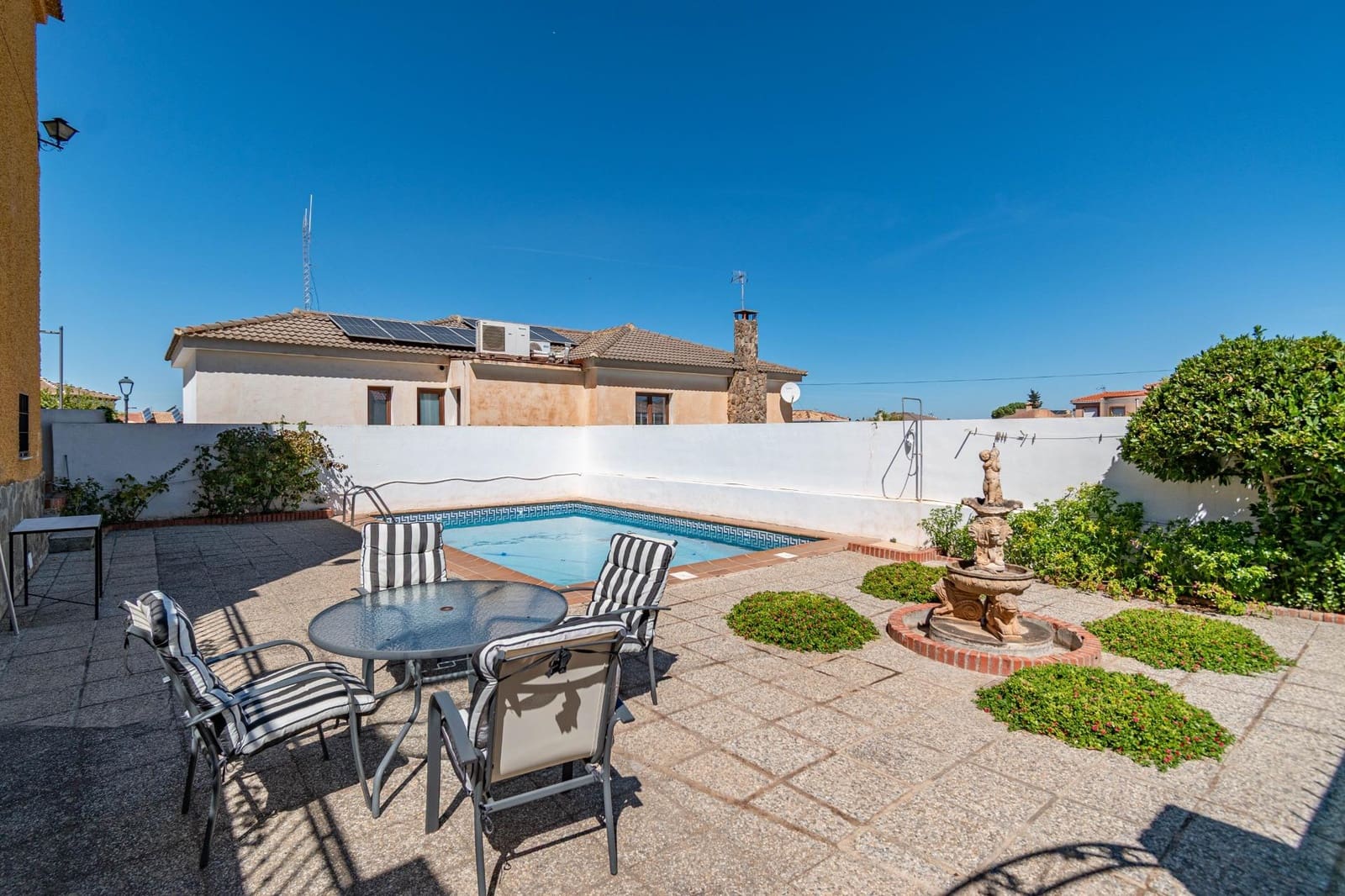 5 sypialnia Willa na sprzedaż w Otura z basenem - 310 000 € (Ref: 9434981)