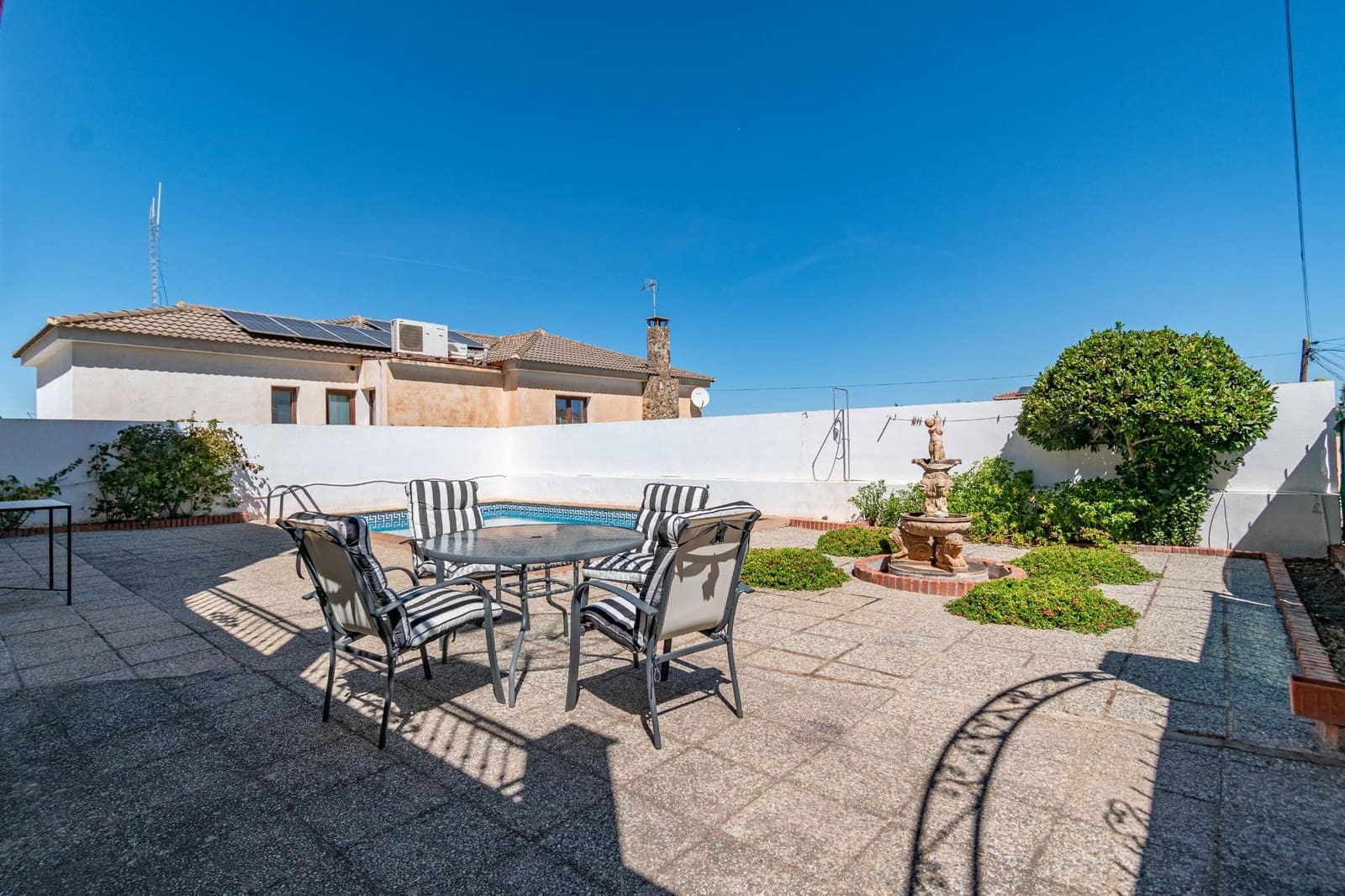 5 sypialnia Willa na sprzedaż w Otura z basenem - 310 000 € (Ref: 9434981)