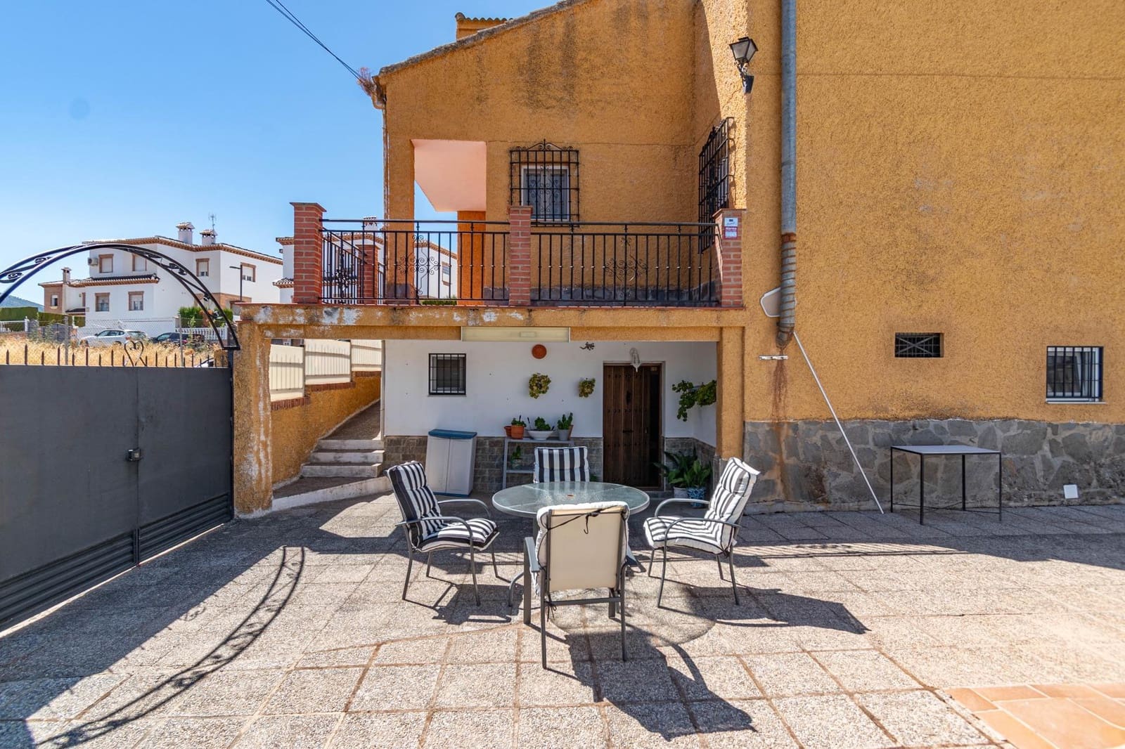 5 sypialnia Willa na sprzedaż w Otura z basenem - 310 000 € (Ref: 9434981)