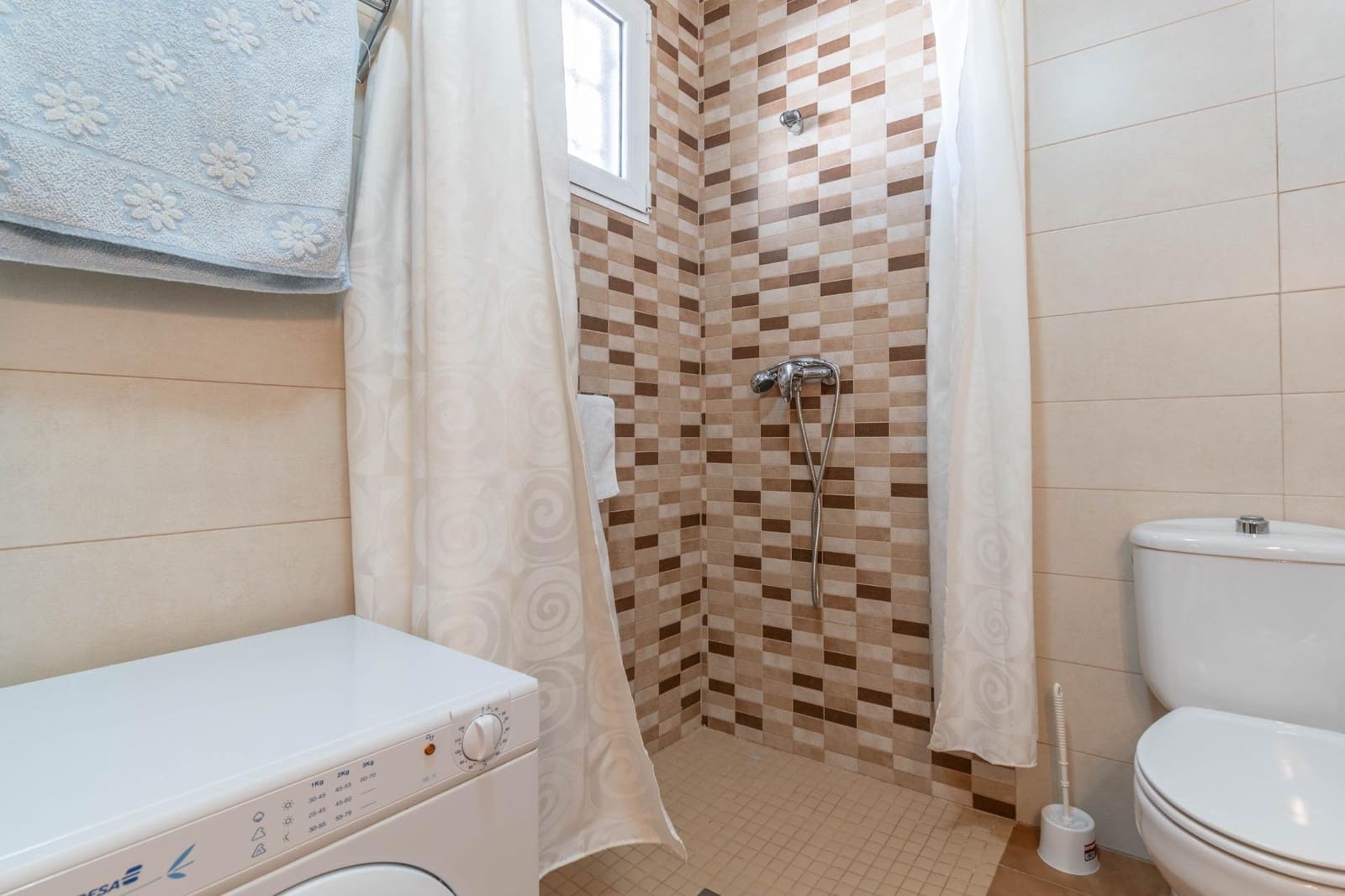 5 sypialnia Willa na sprzedaż w Otura z basenem - 310 000 € (Ref: 9434981)