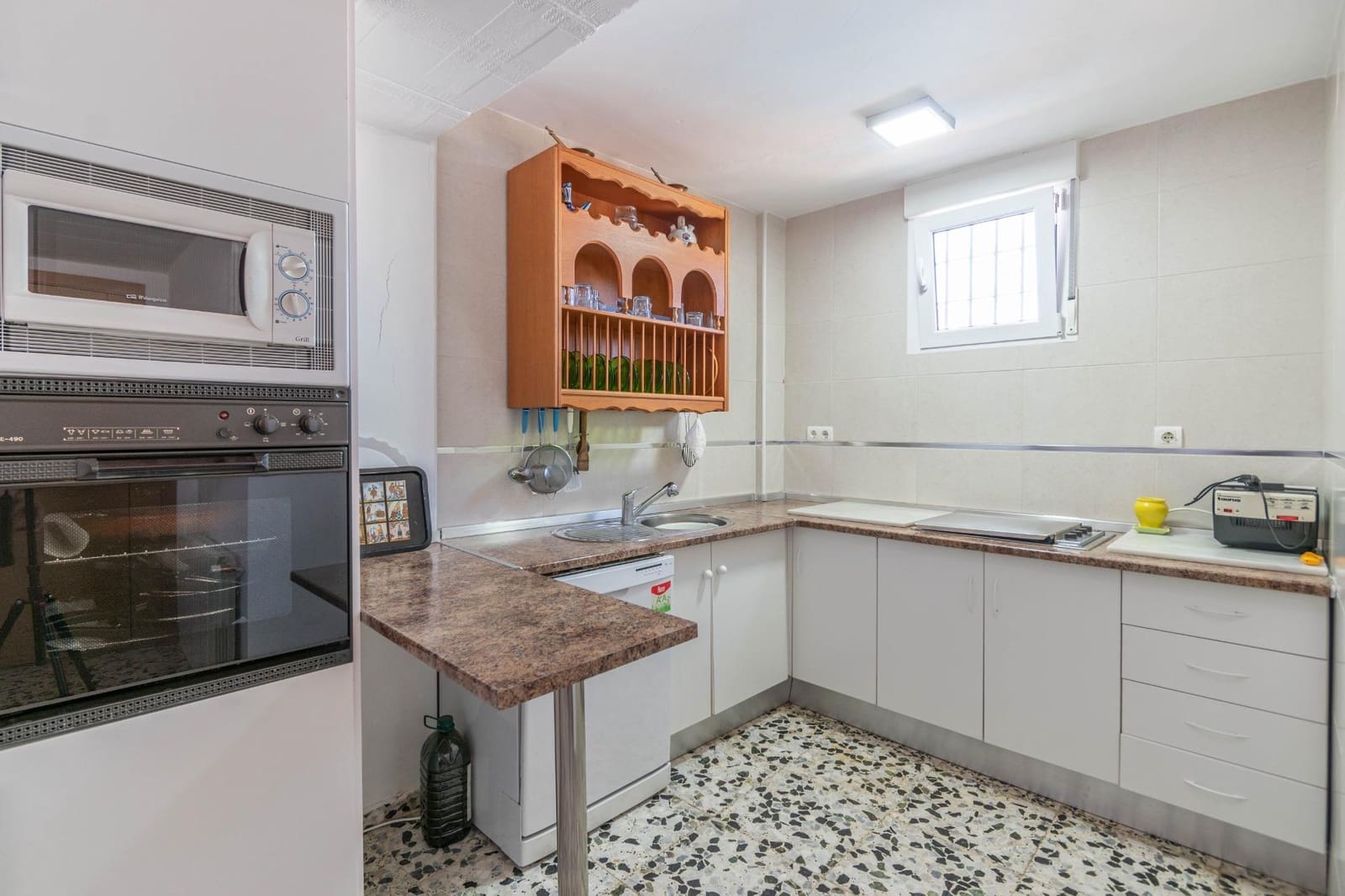 5 sypialnia Willa na sprzedaż w Otura z basenem - 310 000 € (Ref: 9434981)