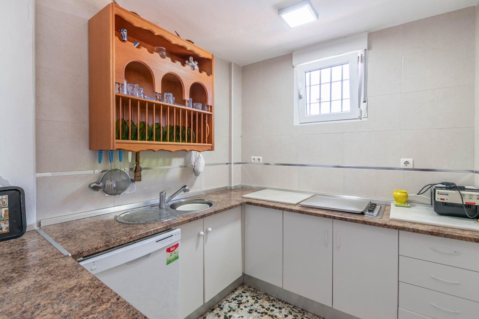 5 sypialnia Willa na sprzedaż w Otura z basenem - 310 000 € (Ref: 9434981)