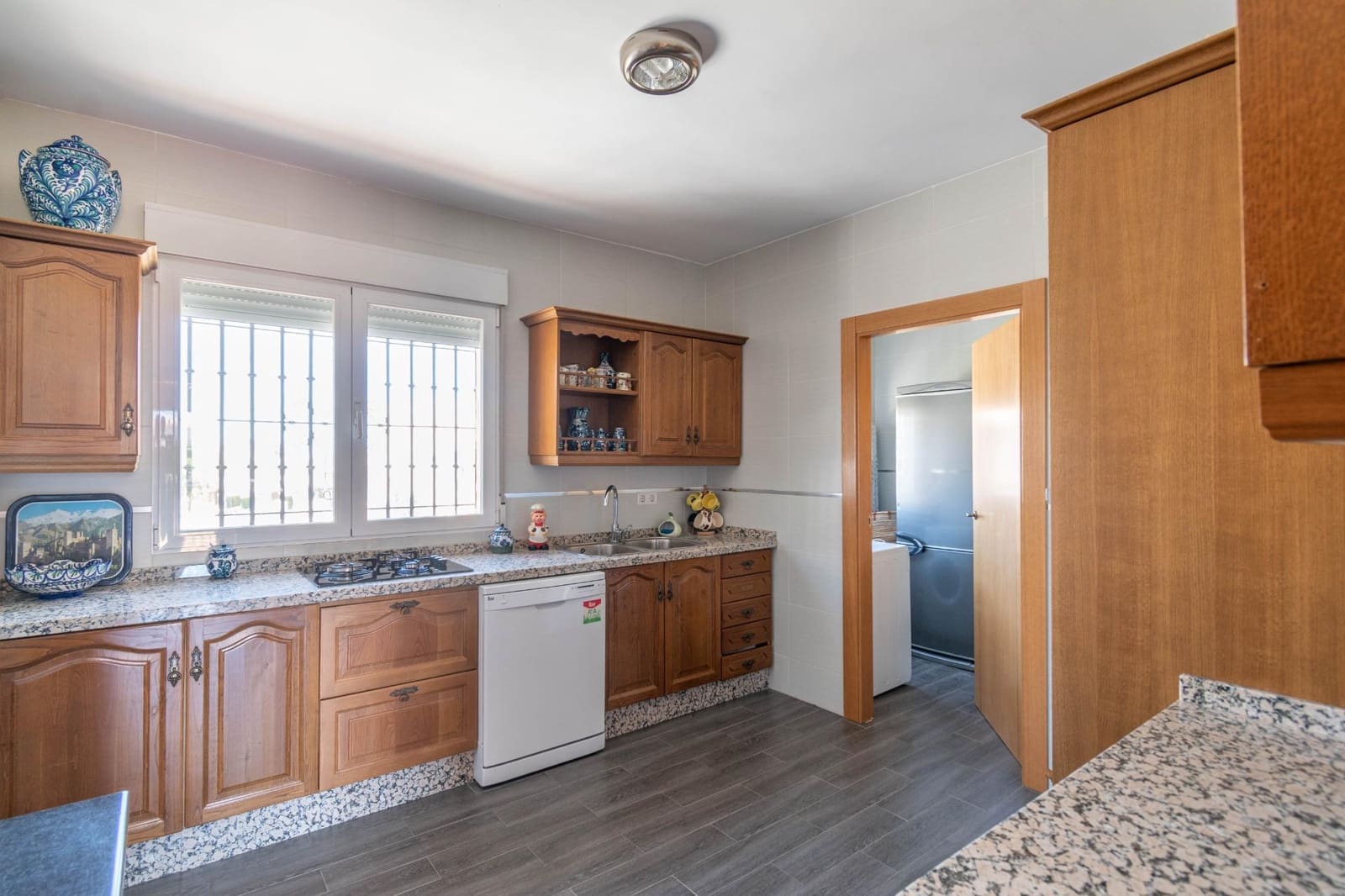 5 sypialnia Willa na sprzedaż w Otura z basenem - 310 000 € (Ref: 9434981)