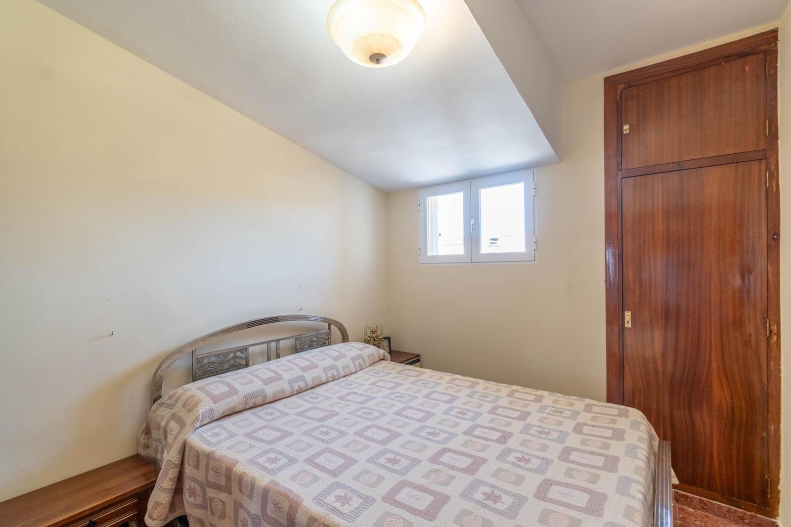 5 sypialnia Willa na sprzedaż w Otura z basenem - 310 000 € (Ref: 9434981)