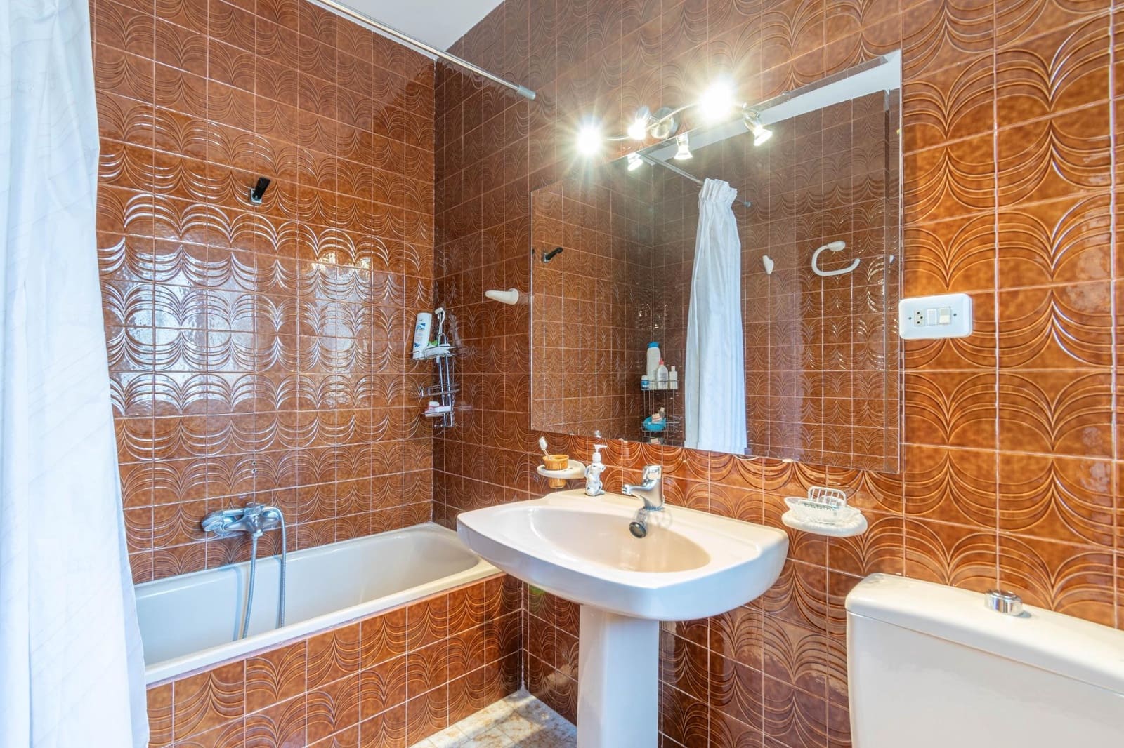 5 sypialnia Willa na sprzedaż w Otura z basenem - 310 000 € (Ref: 9434981)