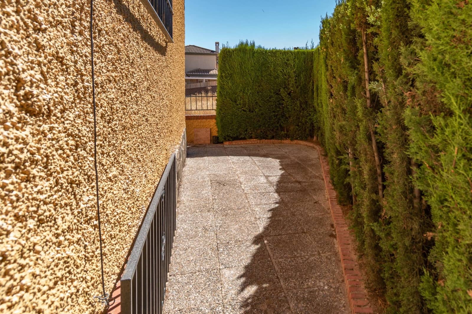 5 sypialnia Willa na sprzedaż w Otura z basenem - 310 000 € (Ref: 9434981)